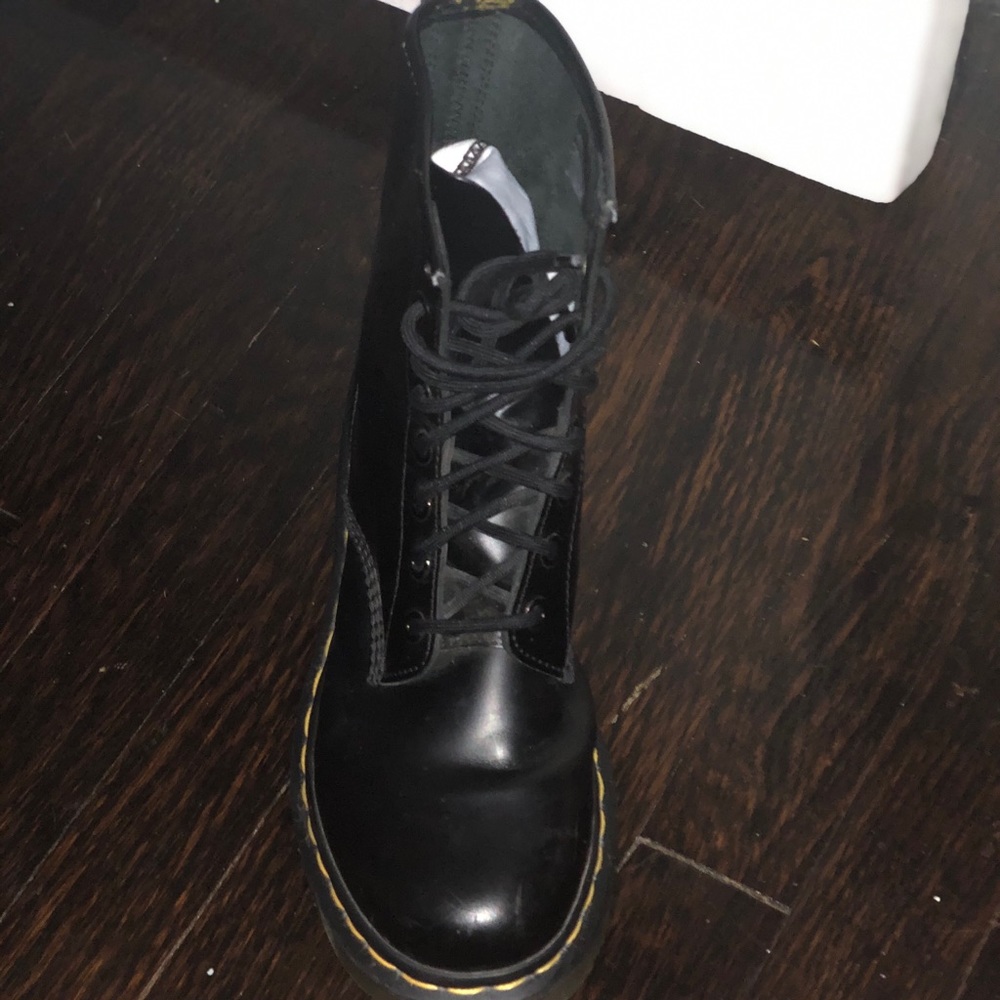 Doc Martens - Picture 4 of 5